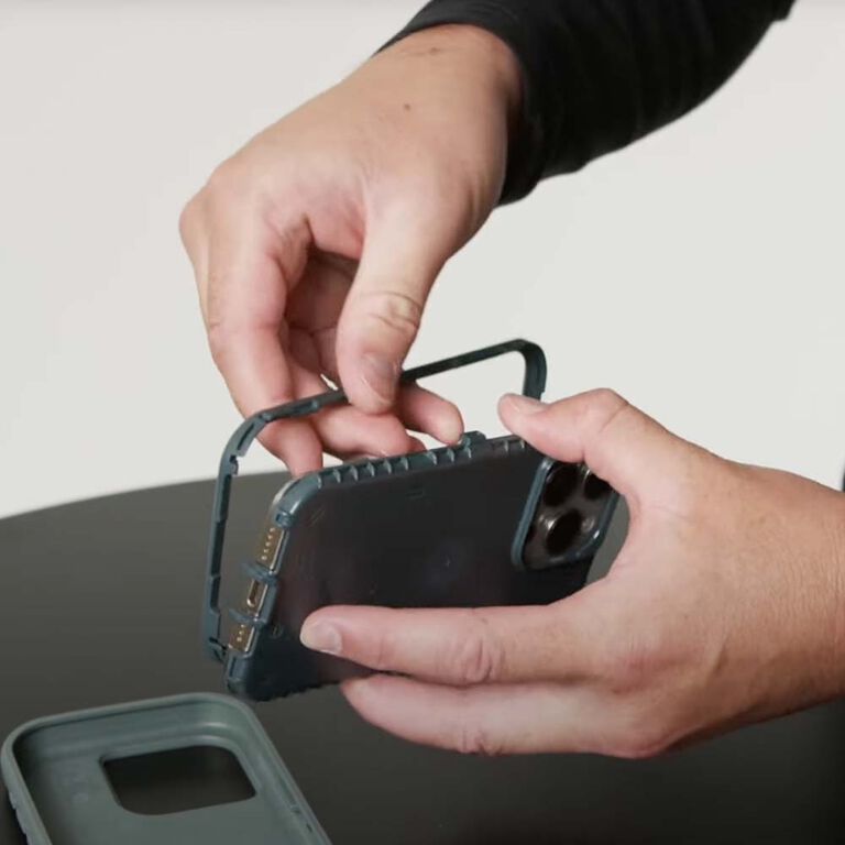 How to remove a defender iphone case | Otterbox