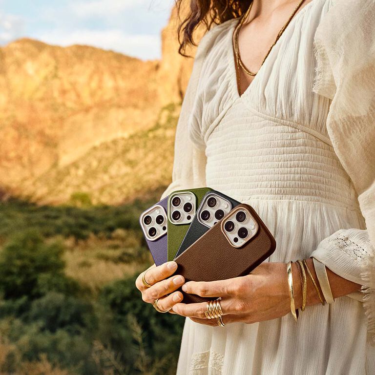 Symmetry Series Cactus Leather line up for iphone| OtterBox