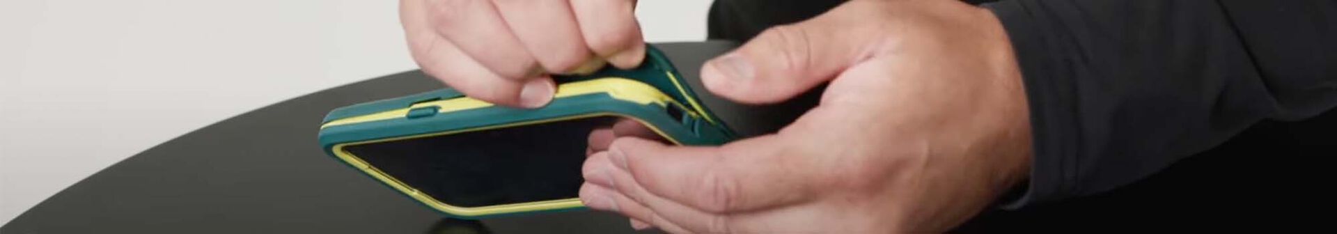 How to remove a green waterproof iphone case | OtterBox